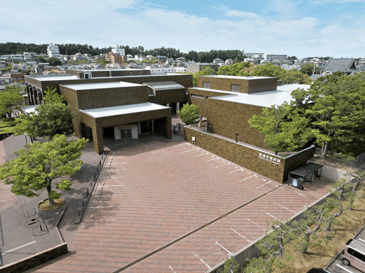 新潟市美術館 大規模改修の舞台裏 ～建築・電気・機械 技術職員の挑戦～